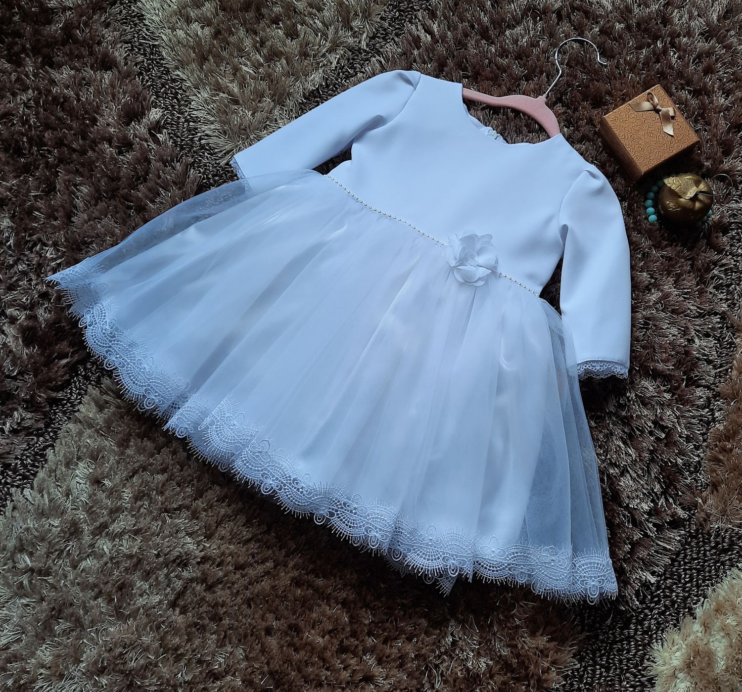 Sukienka do chrztu z długim rękawem