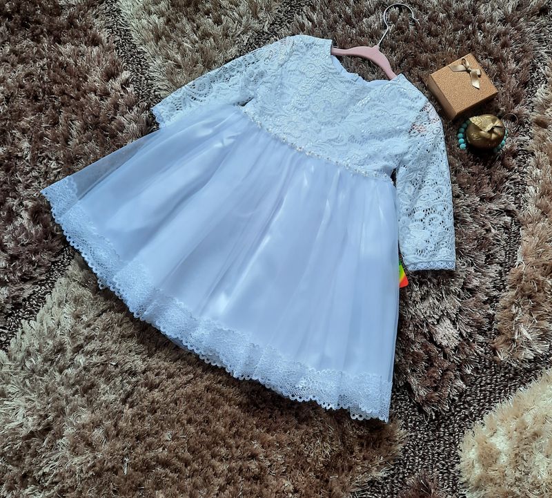 Sukienka do chrztu z długim rękawem