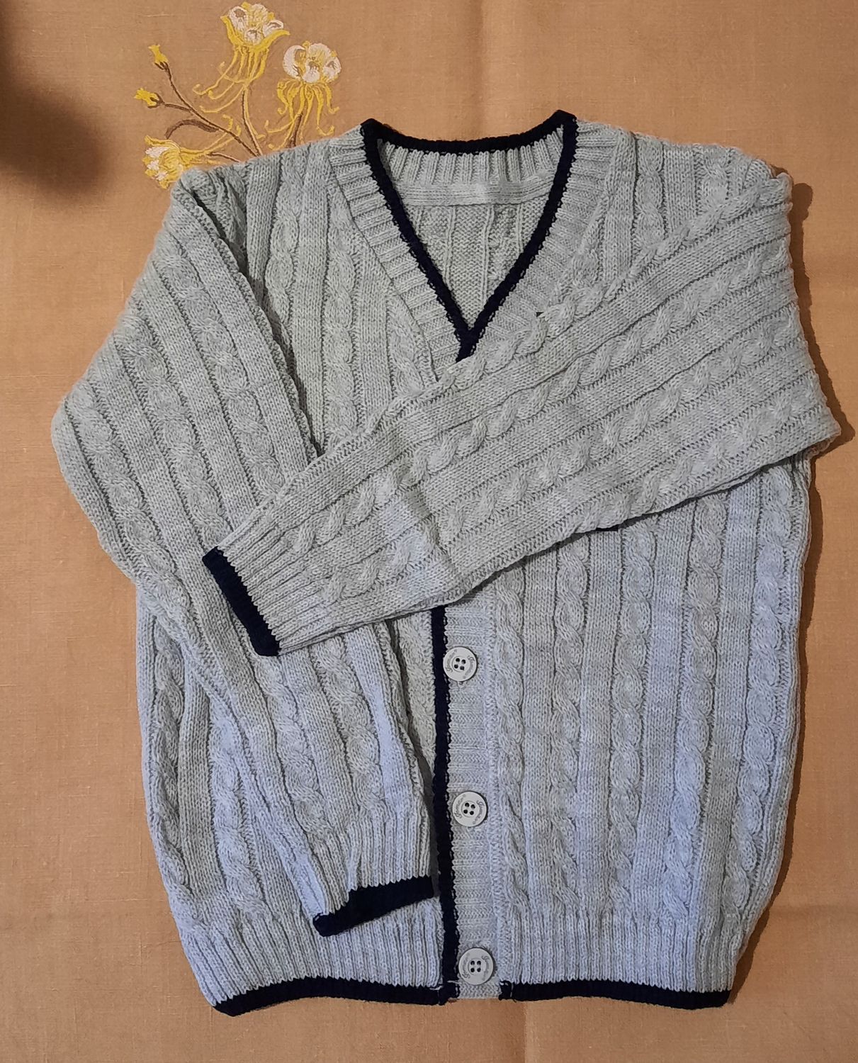 Sweter dla chłopca w kolorze szarym