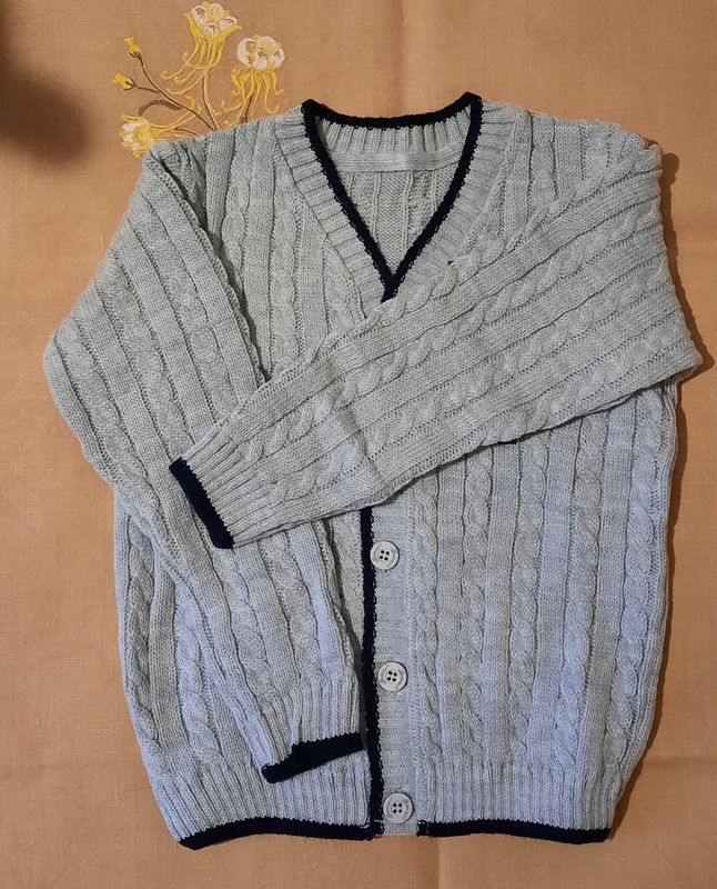 Sweter dla chłopca w kolorze szarym