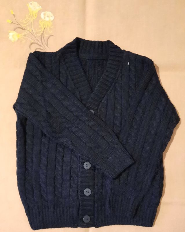 Sweter dla chłopca w kolorze granatowym