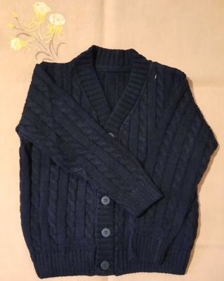 Sweter dla chłopca w kolorze granatowym