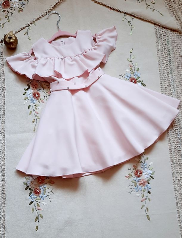 Różowa sukienka hiszpanka dla dziewczynki na wesele