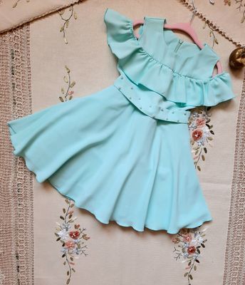 Miętowa sukienka hiszpanka dla dziewczynki na wesele