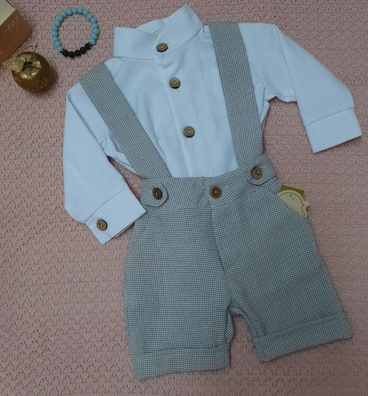 Komplet do chrztu dla chłopca z krótkimi spodenkami Komplet do chrztu dla chłopca z krótkimi spodenkami