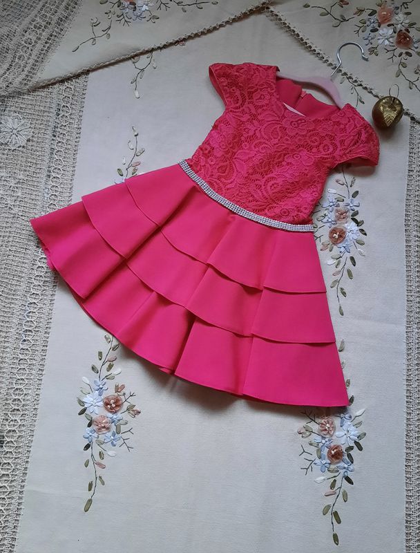 Sukienka wizytowa dla dziewczynki na wesele krótki rękaw