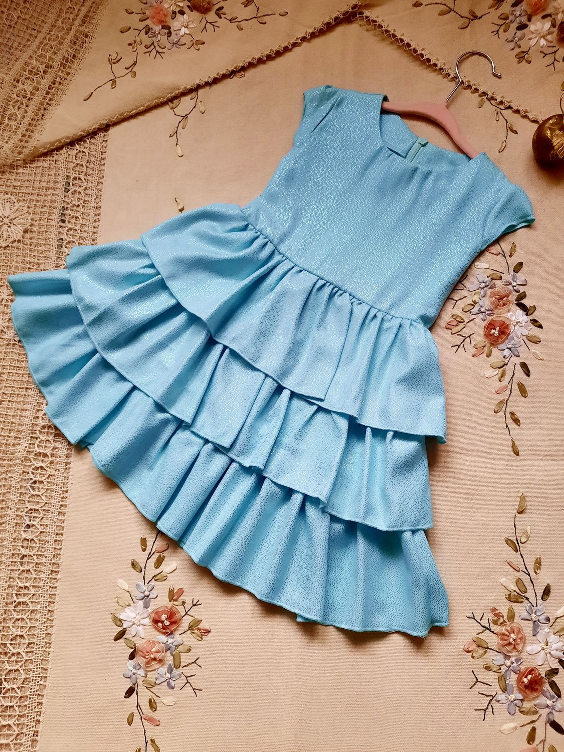 Miętowa sukienka wizytowa z krótkim rękawem dla dziewczynki na wesele