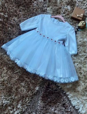 Sukienka z tiulu do chrztu dla dziewczynki