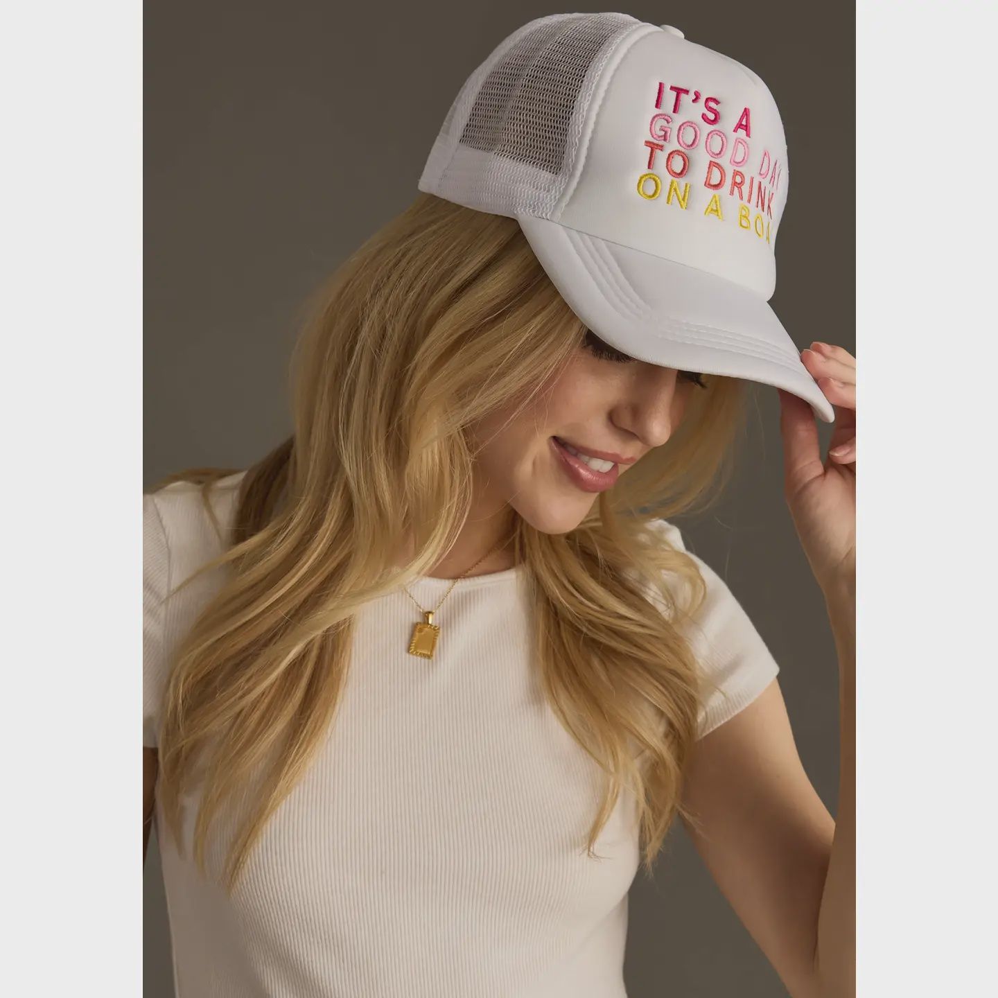 PANACHE DRINK ON A BOAT TRUCKER HAT, COLOUR: WHITE