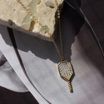 THE HEIGHTS EDIT HF08 GV PICKELBALL PENDANT NECKLACE