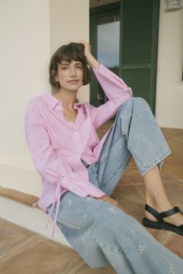 BUTTON UP