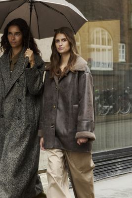 SOAKED CHARO  FAUX SHERLING JACKET