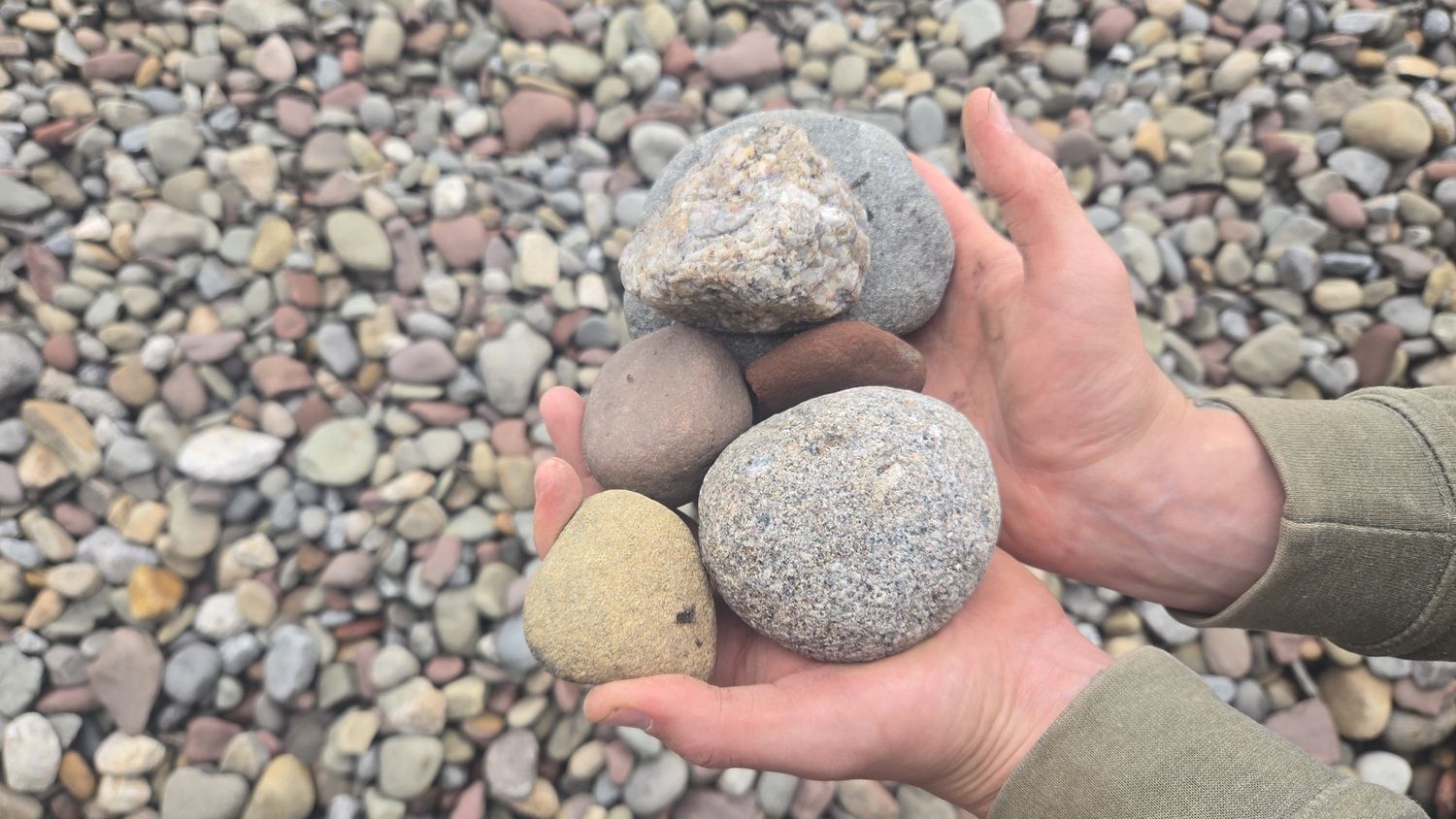 Dark Gray Multi Color River Rock (1-3")