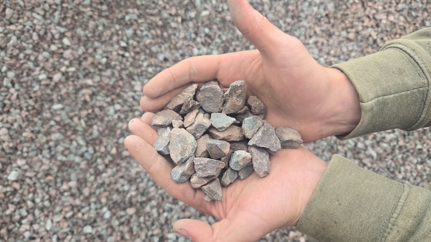 Red/Blue Chipped 3/4" (2B)