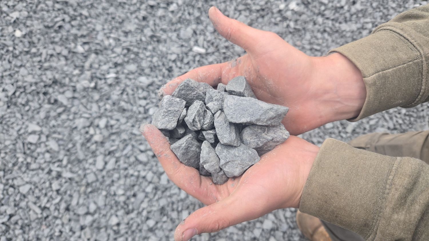 Gray Chipped 3/4" (2B)