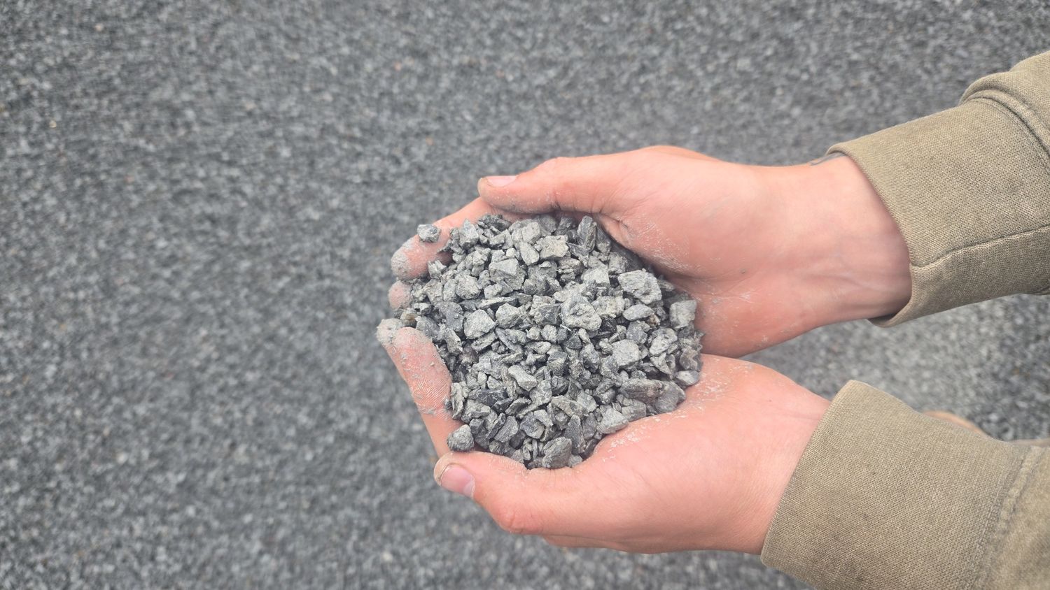 Gray Chipped 3/8" (1B)