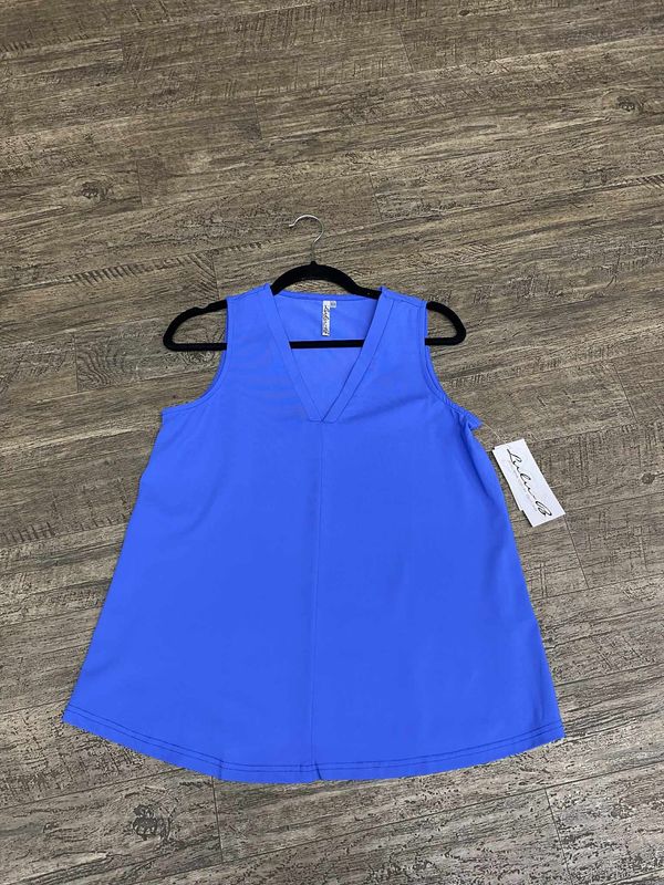 Lulu Vneck