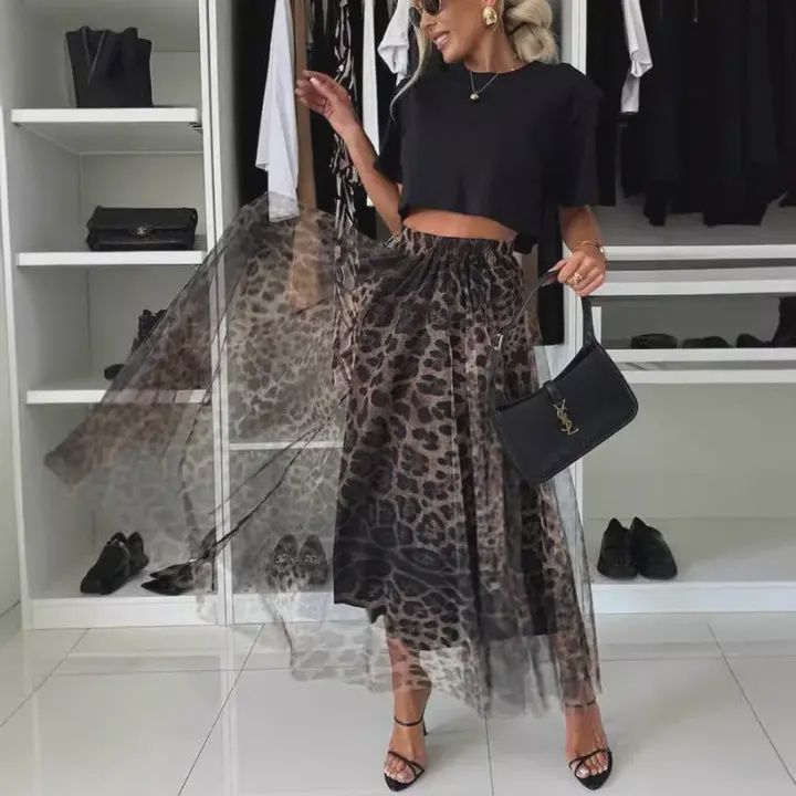 Leopard Skirt, Size: Medium