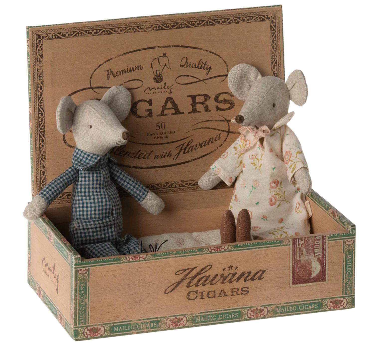 grandma &amp; grandpa mice in cigarbox