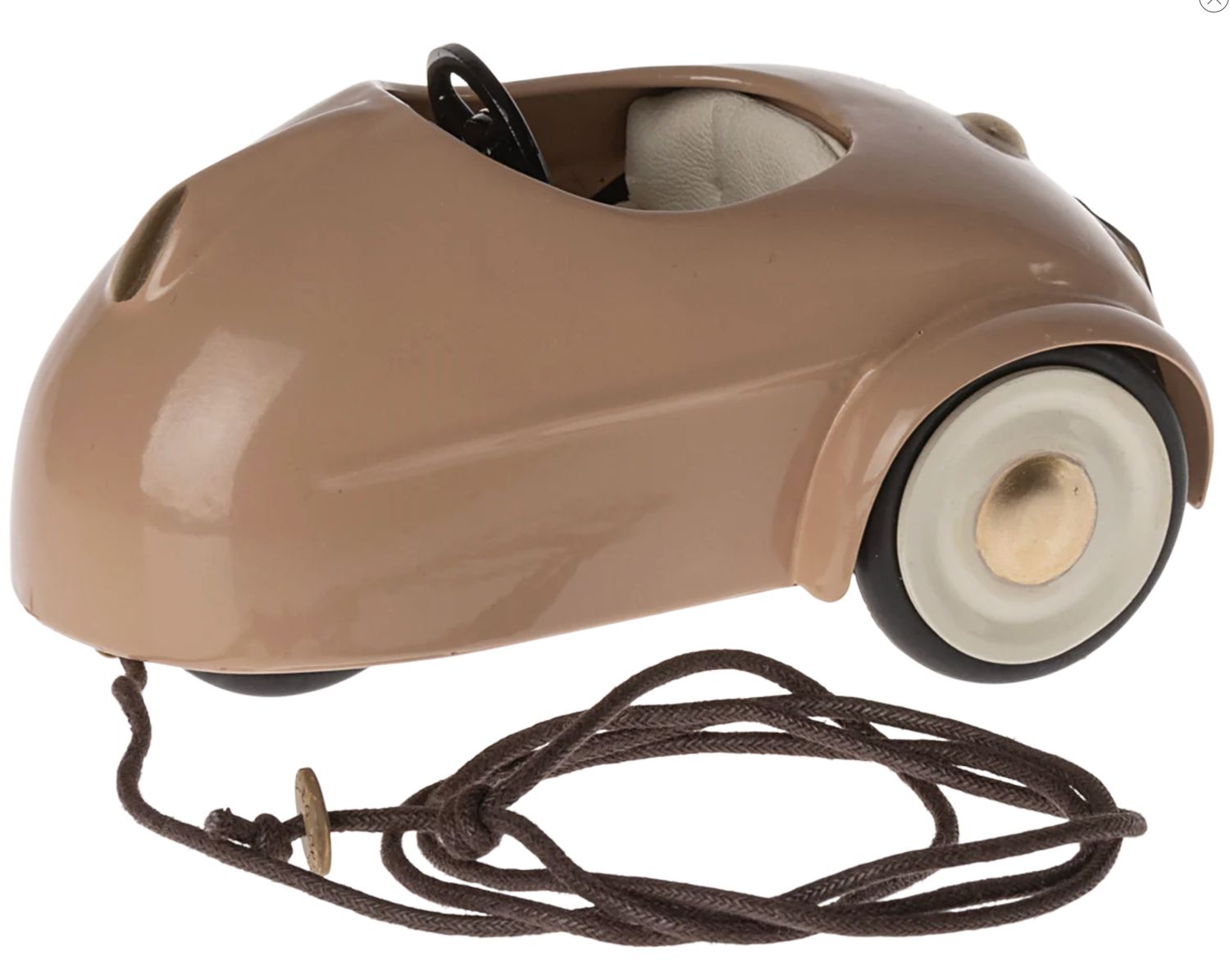 mouse car- dark powder
