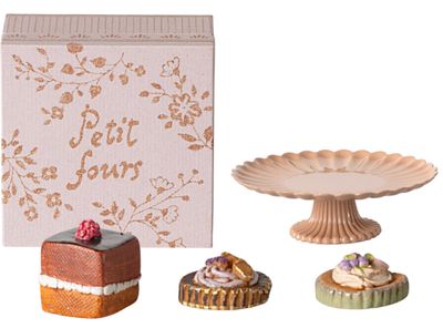 cakes and cakestand, mini
