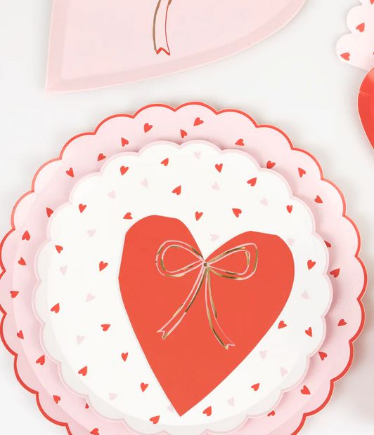 heart with bow napkins