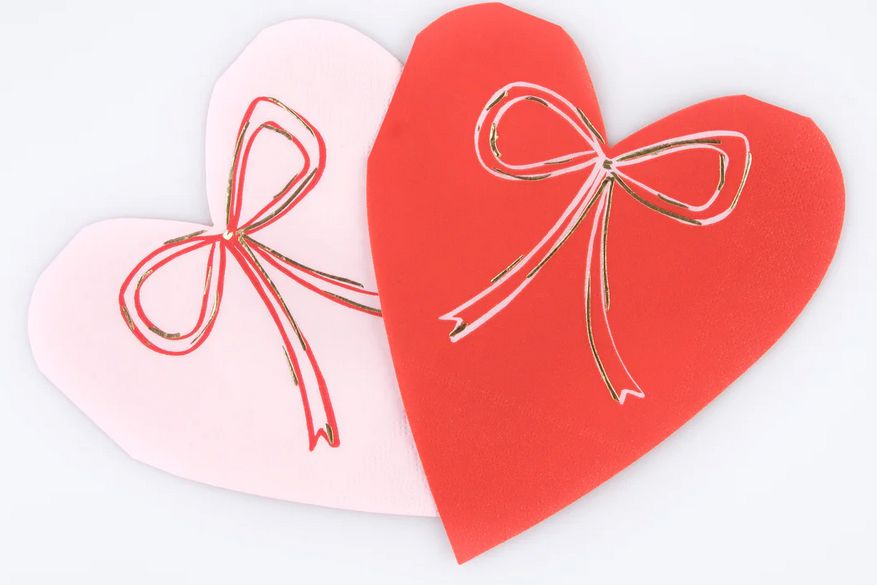 heart with bow napkins