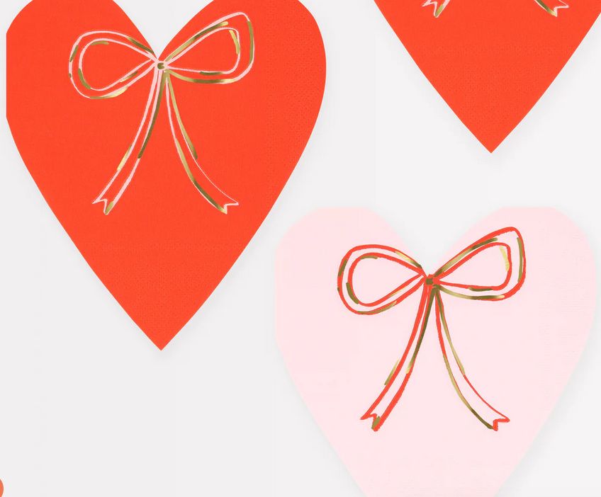 heart with bow napkins