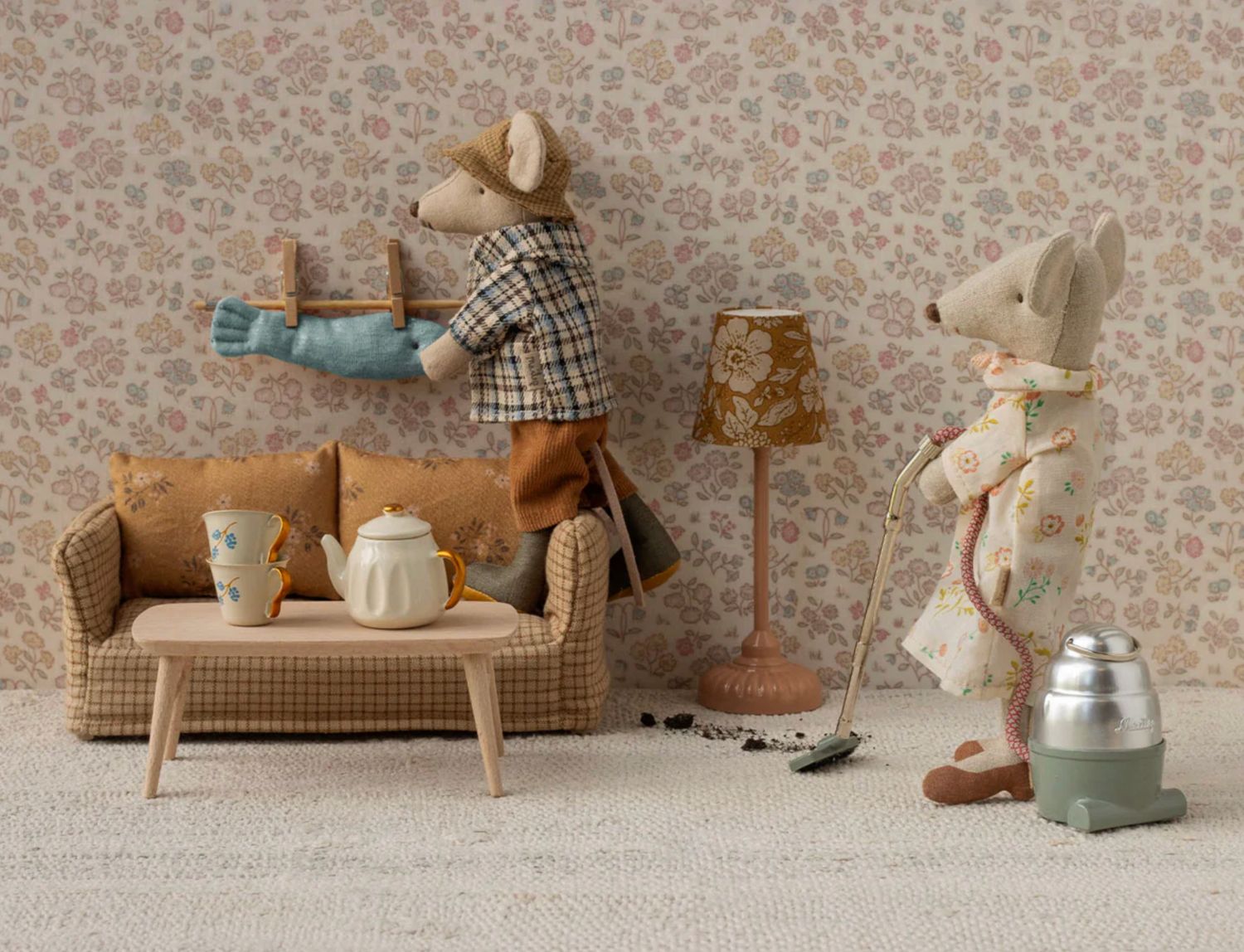 couch, mouse- mable