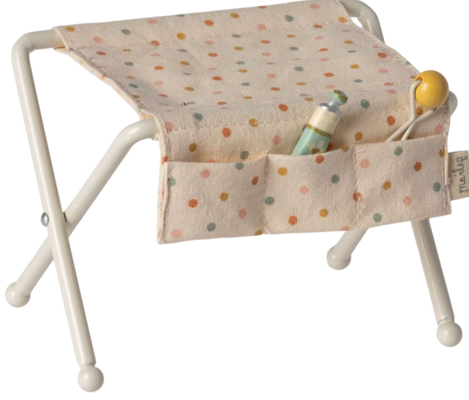 nursery table, baby mouse- off white
