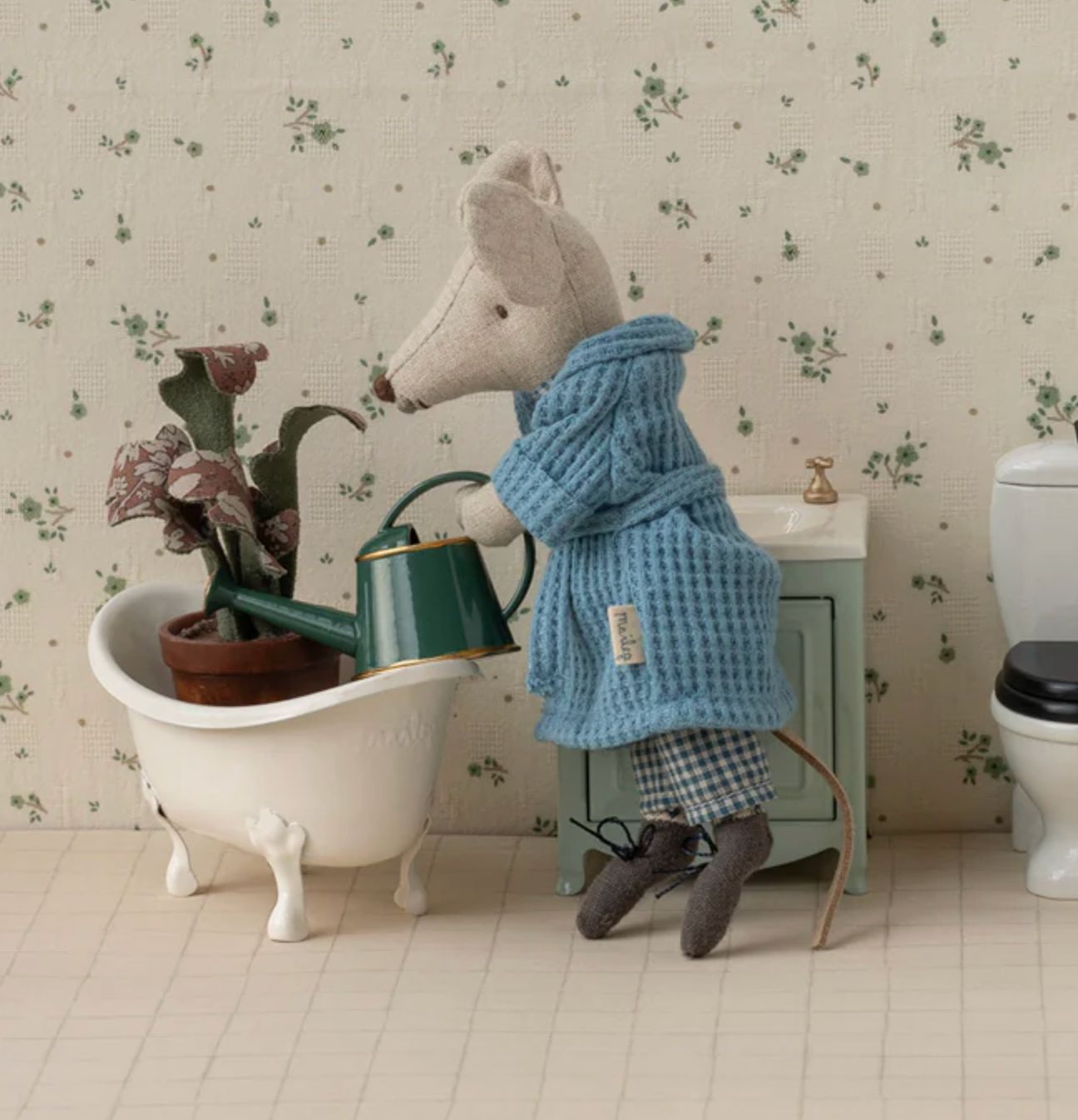 watering can, mouse- dark green