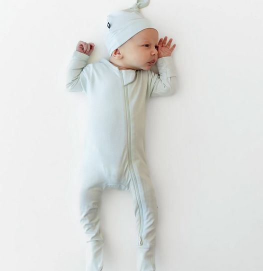 zippered footie - dew