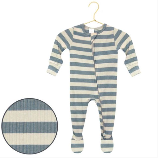 zippered footie
