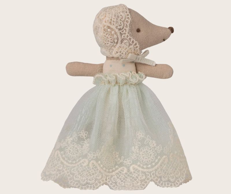 baby mouse in gown- mint