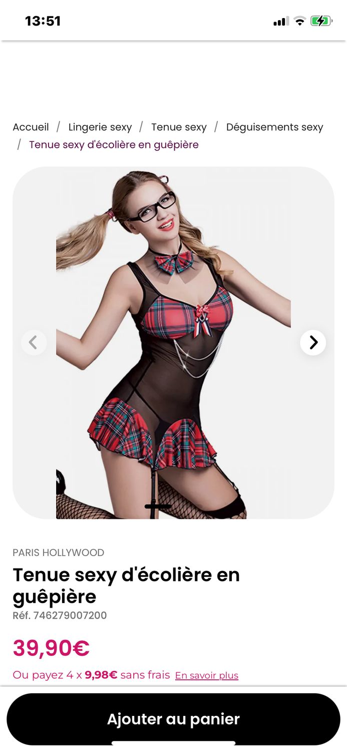 Tenue sexy d'écolière en guêpière