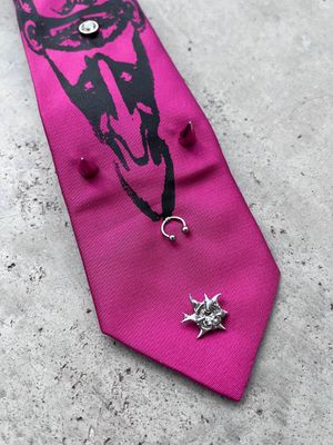 Cravate custom « BIOHAZARD »