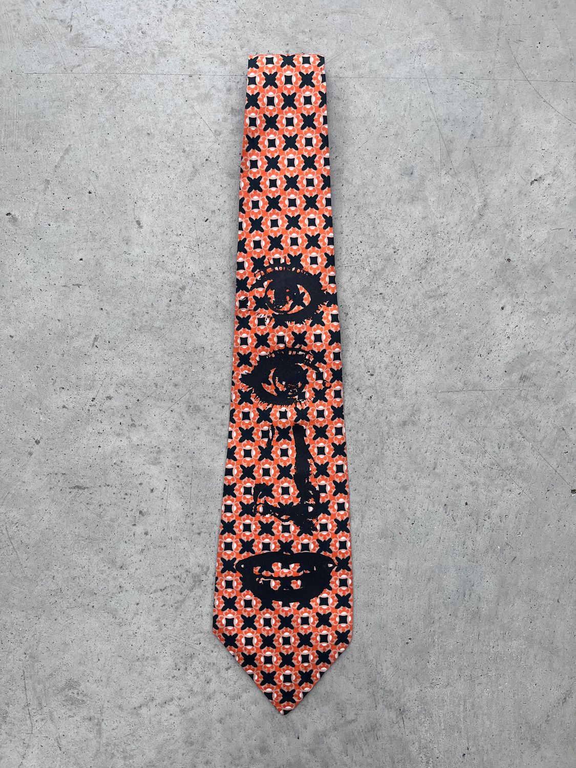 Cravate custom « LOOK AT ME »