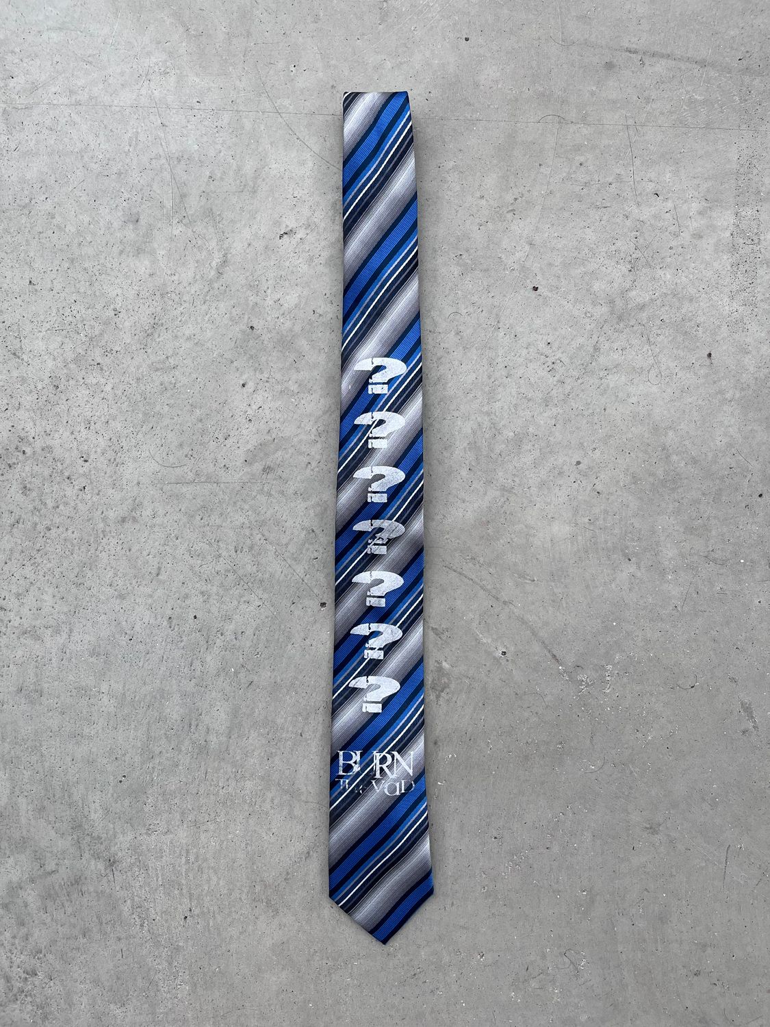 Cravate custom « ?????? »