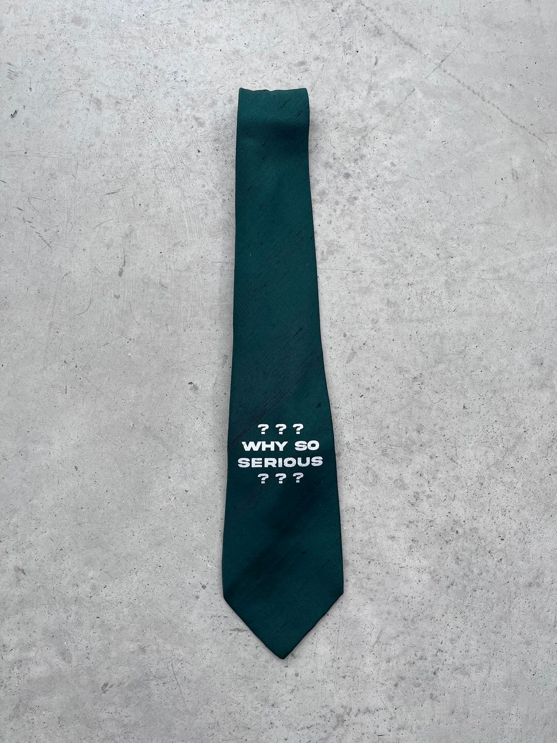 Cravate custom « WHY SO SERIOUS »