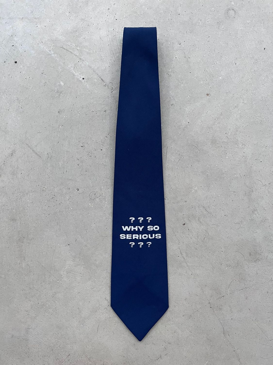 Cravate custom « WHY SO SERIOUS »