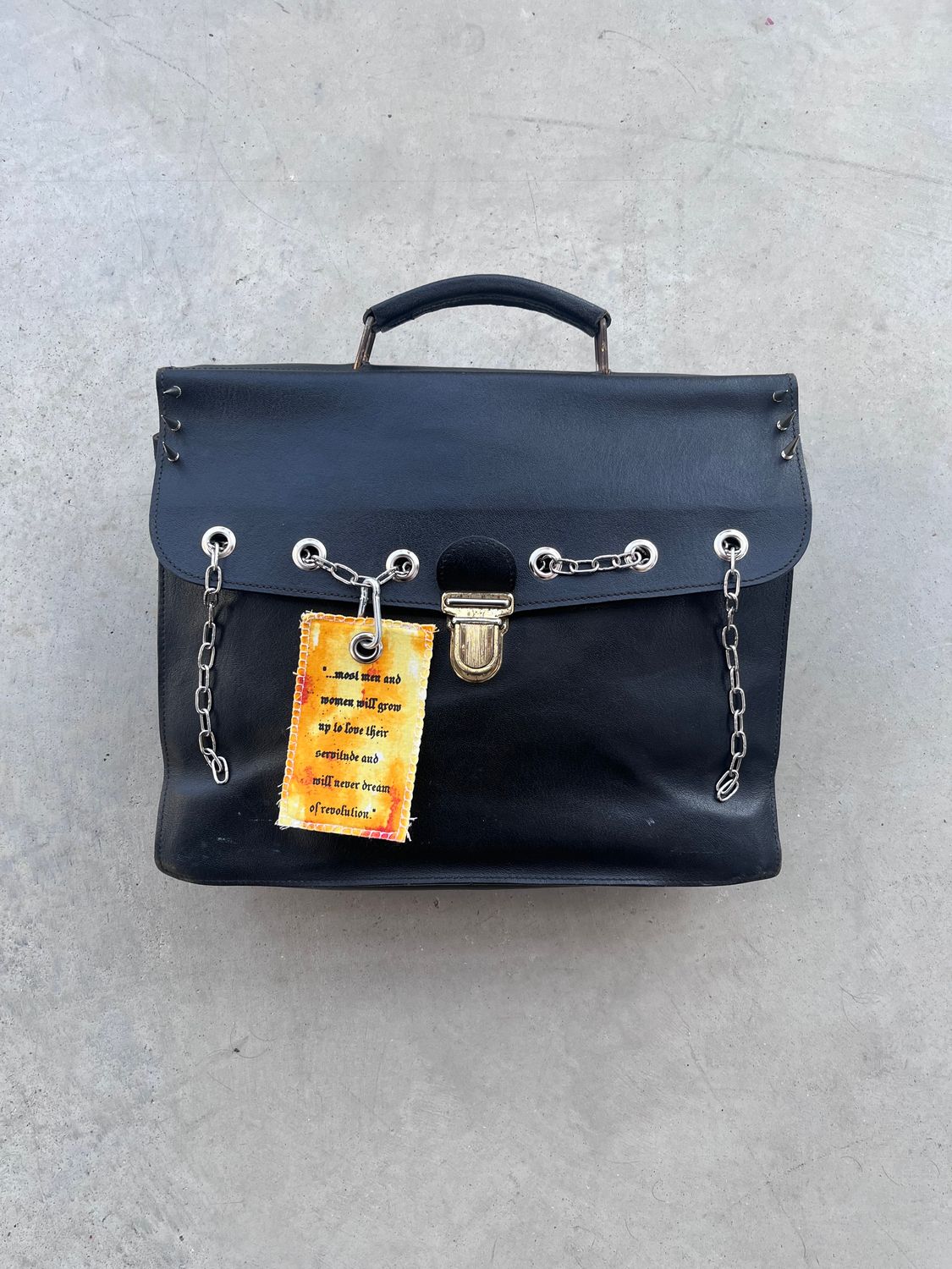 Suitcase « REVOLUTION »