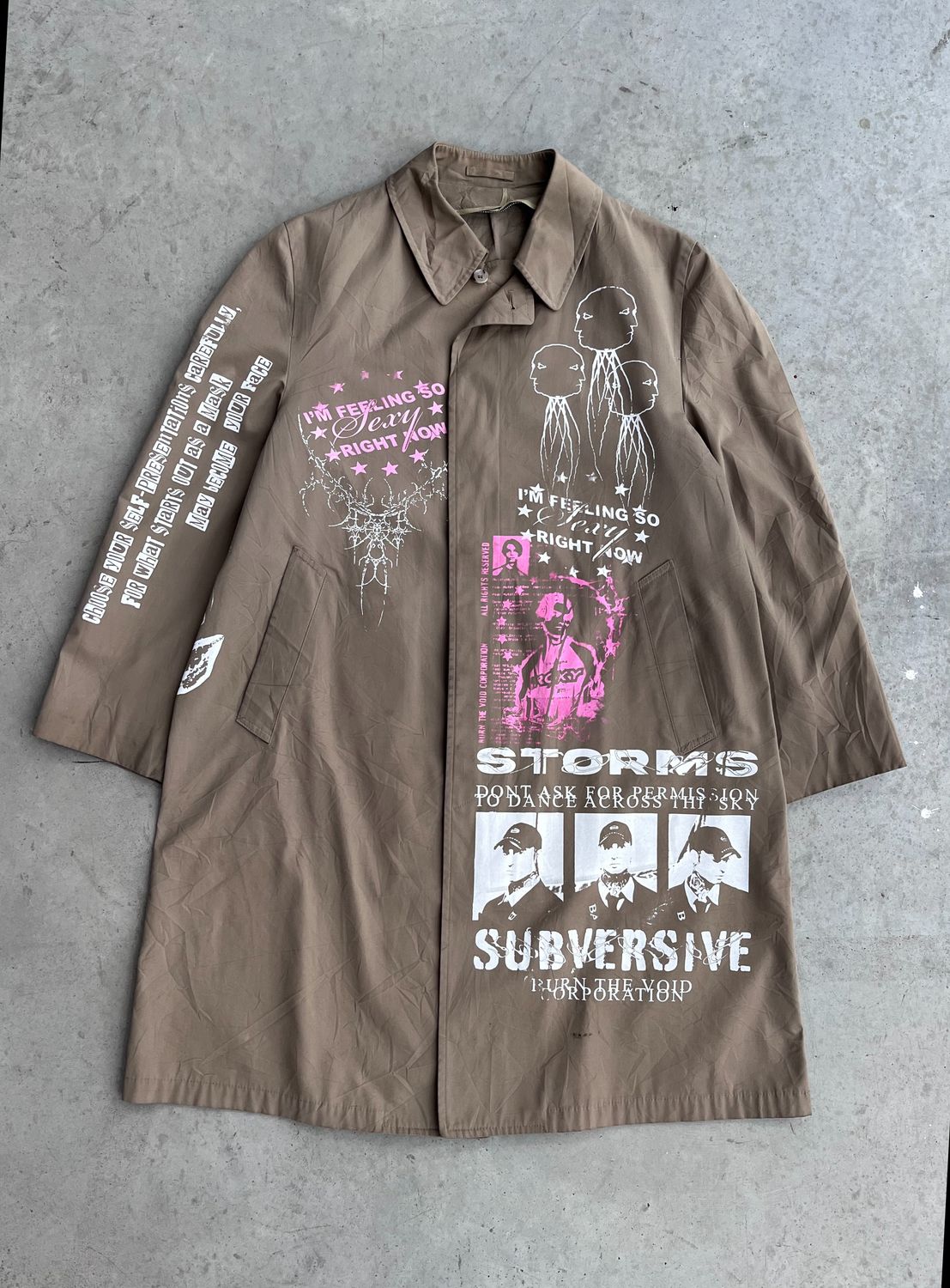 Beige Long Coat « DYSTOPIAN DREAMS »