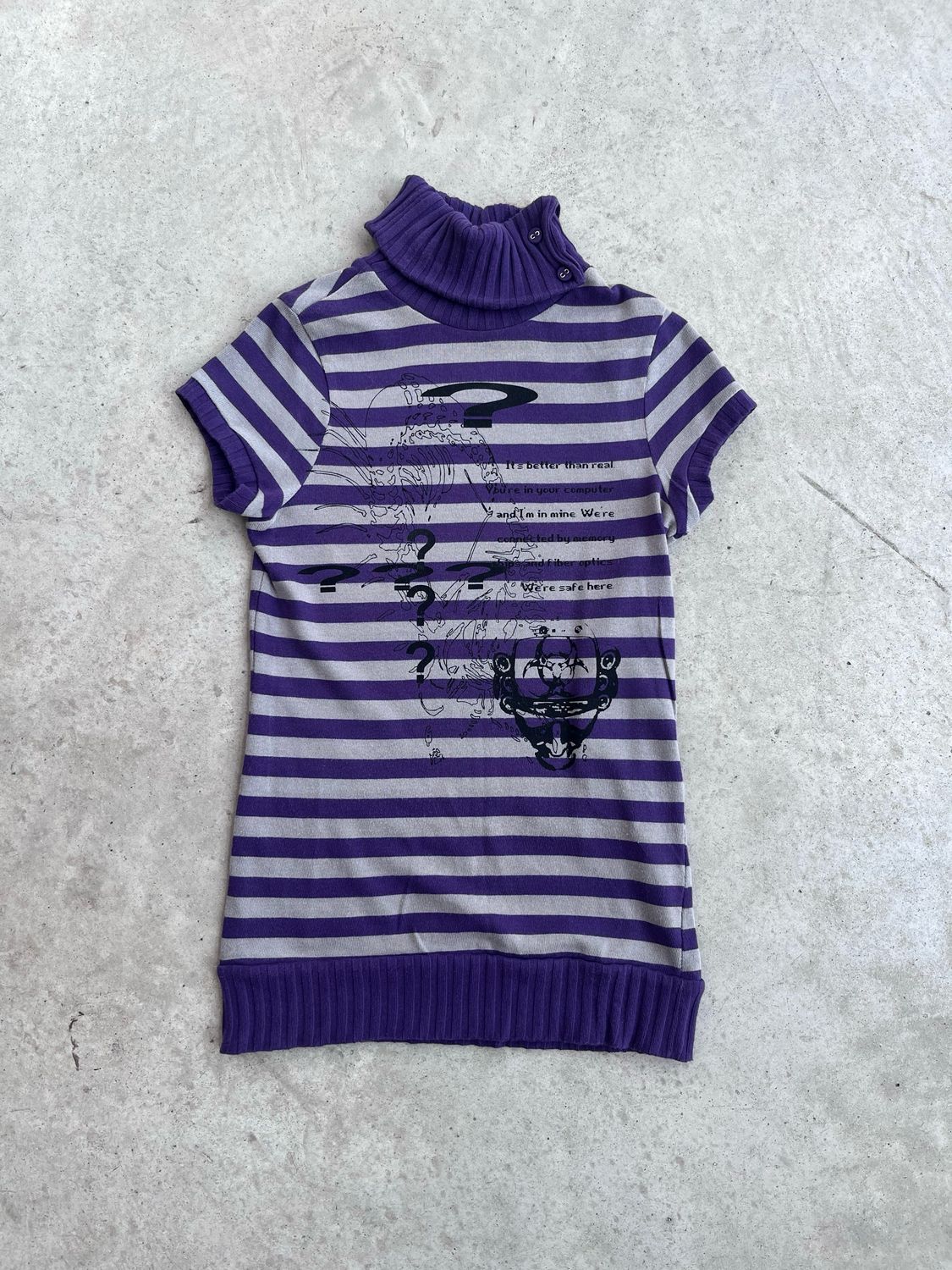 Purple Sweater « ??? »