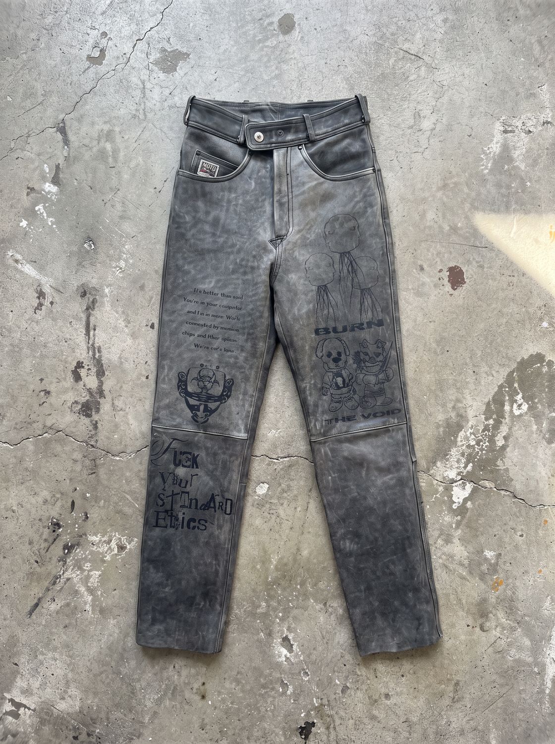 Pantalon cuir moto « FUCK STANDARD ETHICS »