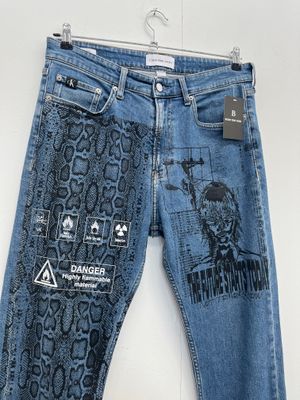 Jean Calvin Klein « HIGHLY FLAMMABLE »