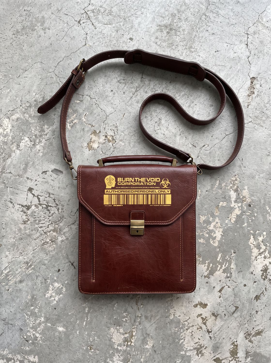 Leather Crossbody Bag « AUTHORISED ACCESS »