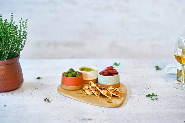 Cosy &amp; Trendy Dela Aperoset – serveerplank met 3 bowls