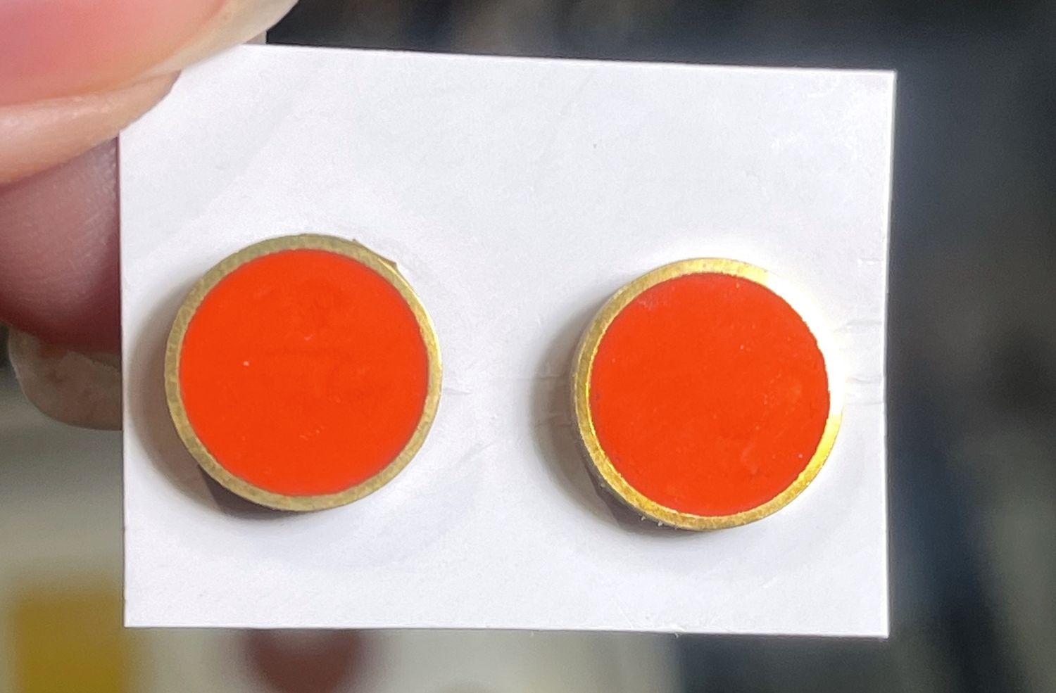 dot dash studs, Color: poppy