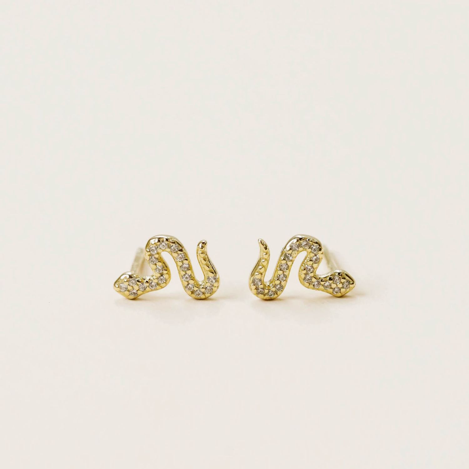 pavé snake studs