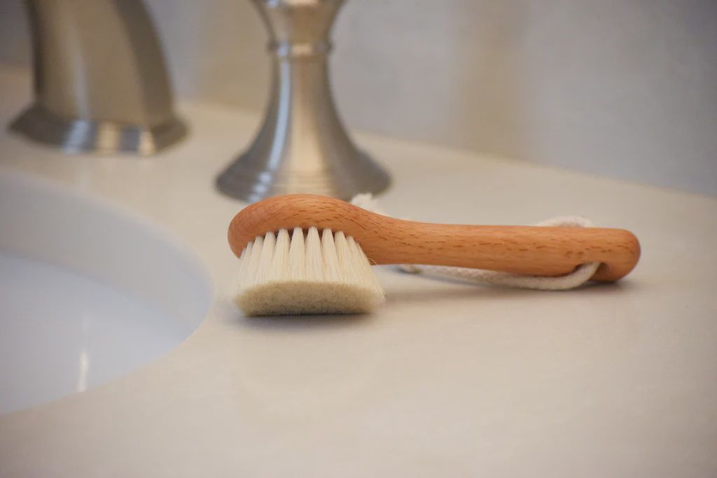 goat face brush